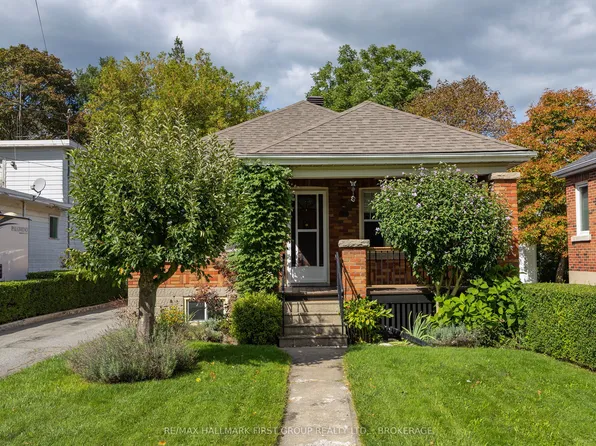 49 Park St, Kingston, ON K7L 1J7