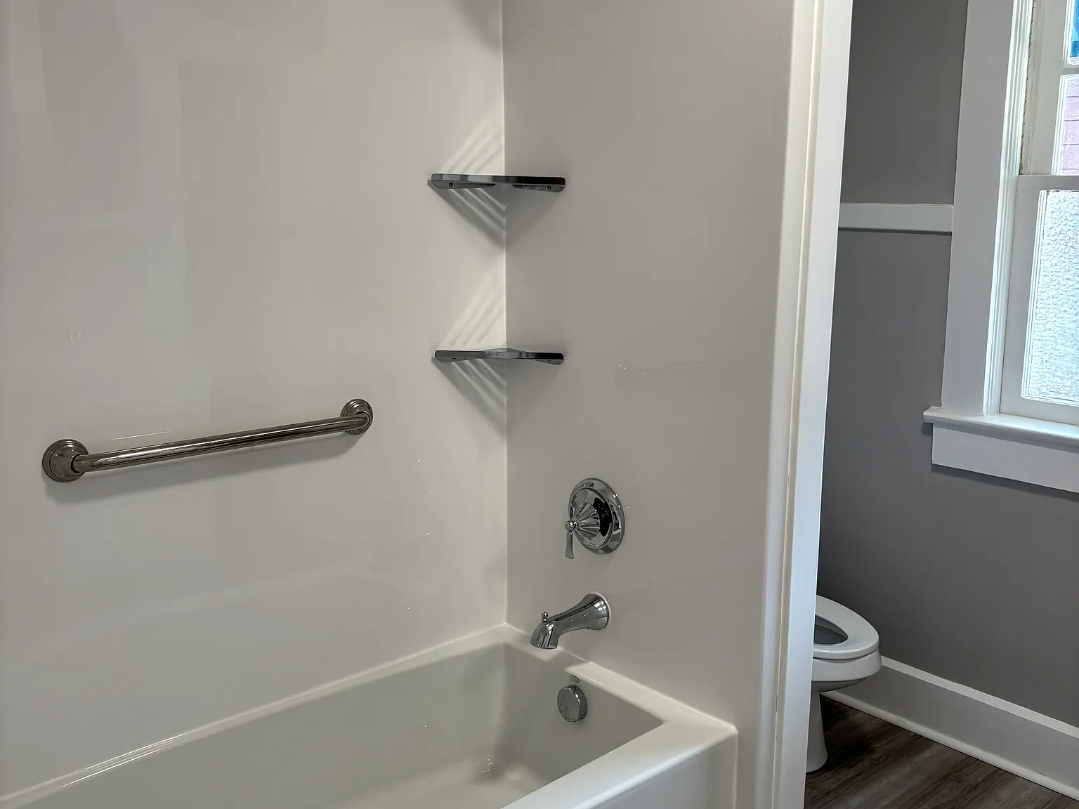 4 bed, 2154 sqft, $3,200 — Photo 3