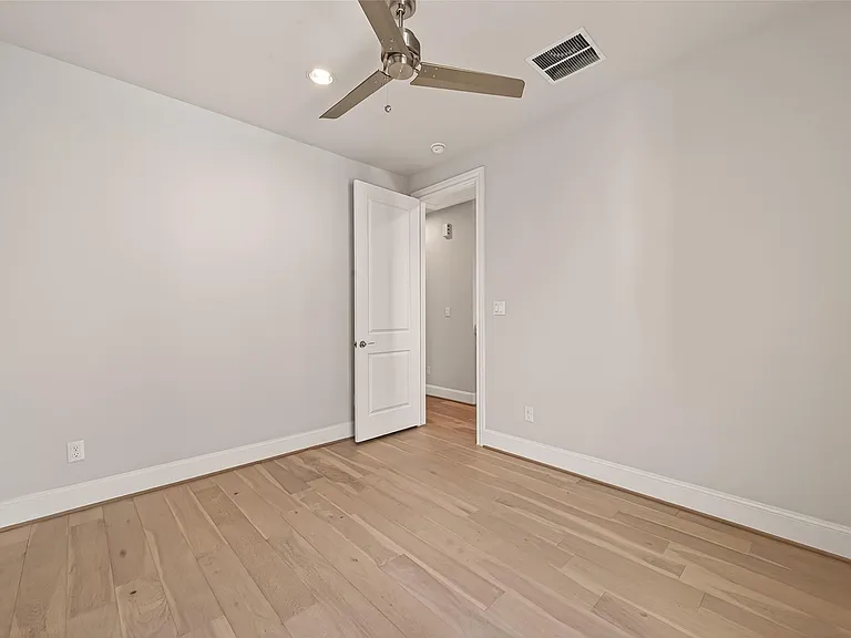 2218 Lou Ellen Ln #C — Photo 26