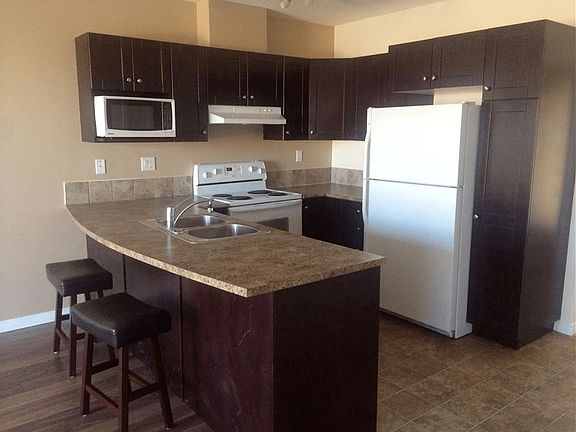 2nd image of 802 12th St #208