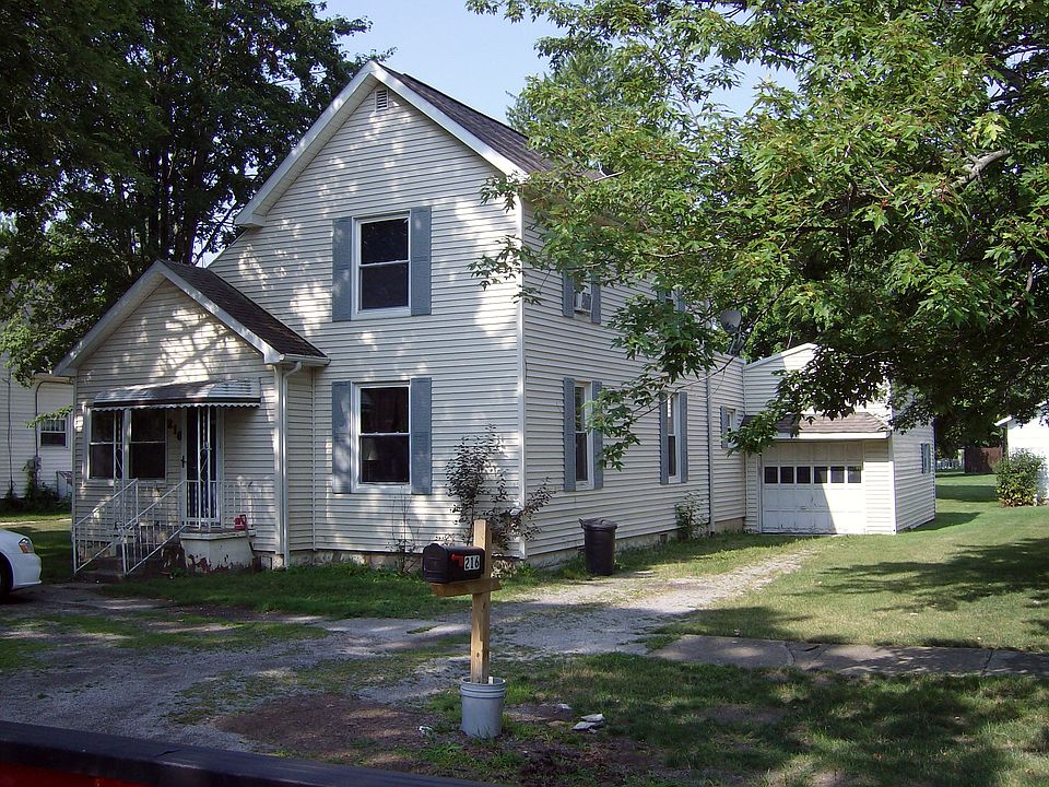 1st image of 216 N Brayer St