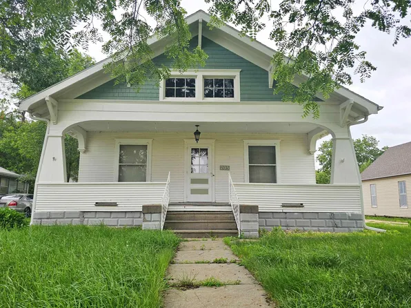 205 N Webster St, Blue Hill, NE 68930
