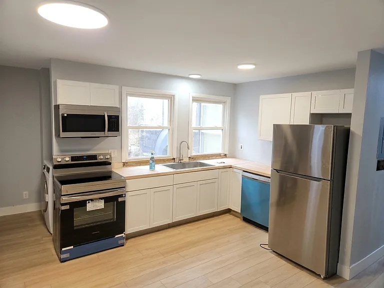 423 State St #1 — Photo 1