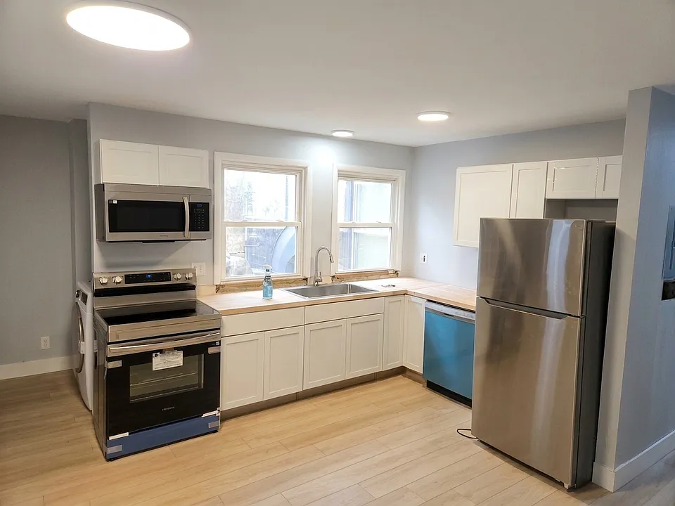 423 State St #1