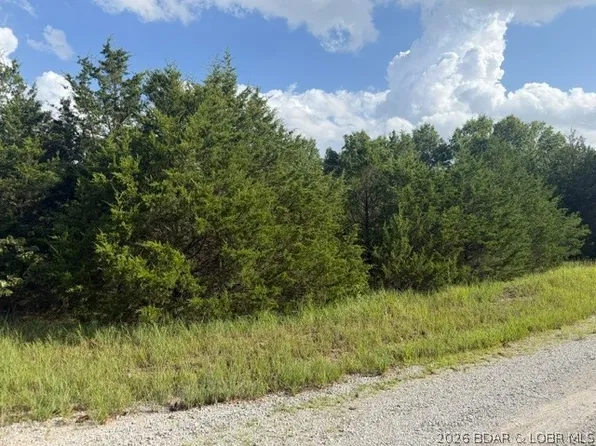 Saito Pl, Edwards, MO 65326
