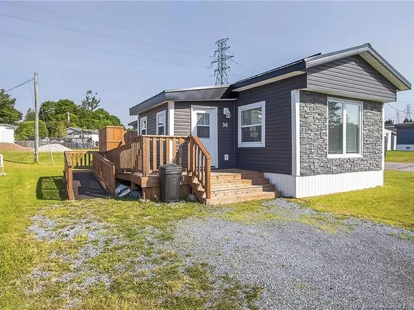 30 Violet St, Saint John, NB E2M 5M3