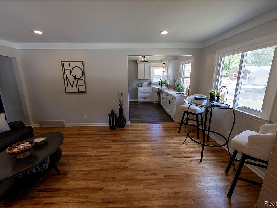 29824 Hathaway St, photo 14