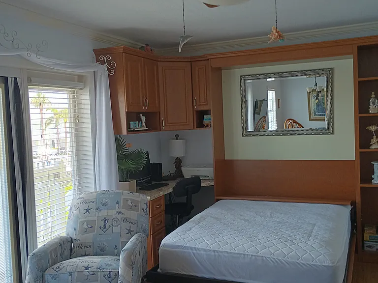 4728 Beach Dr SE #C — Photo 7