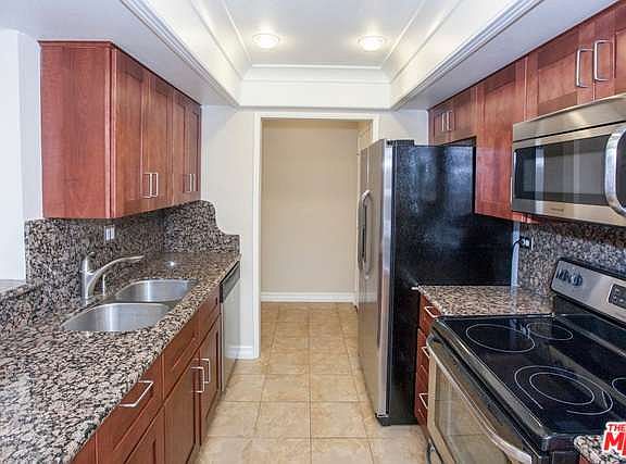 4th image of 1215 N Olive Dr APT 104