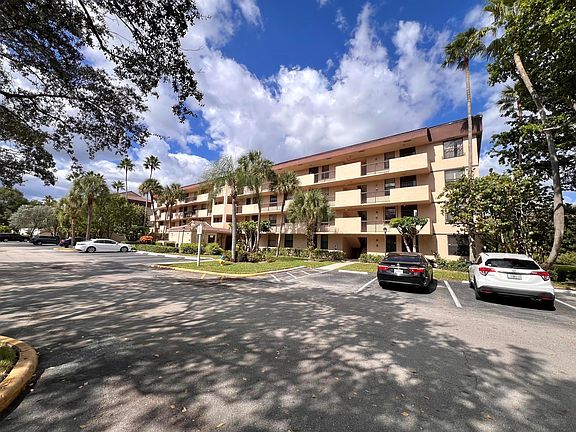 2nd image of 2660 Carambola Circle N #205