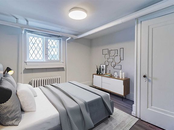 4th image of 2535 Bloor St W #13