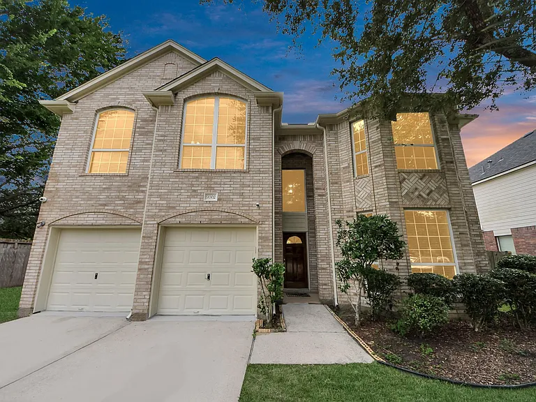 9002 Sundown Dr — Photo 2