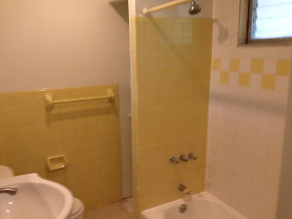 4th image of 1503 N Broom St APT 1C