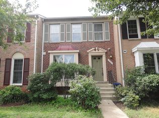 13335 Foxhole Dr, Fairfax, VA