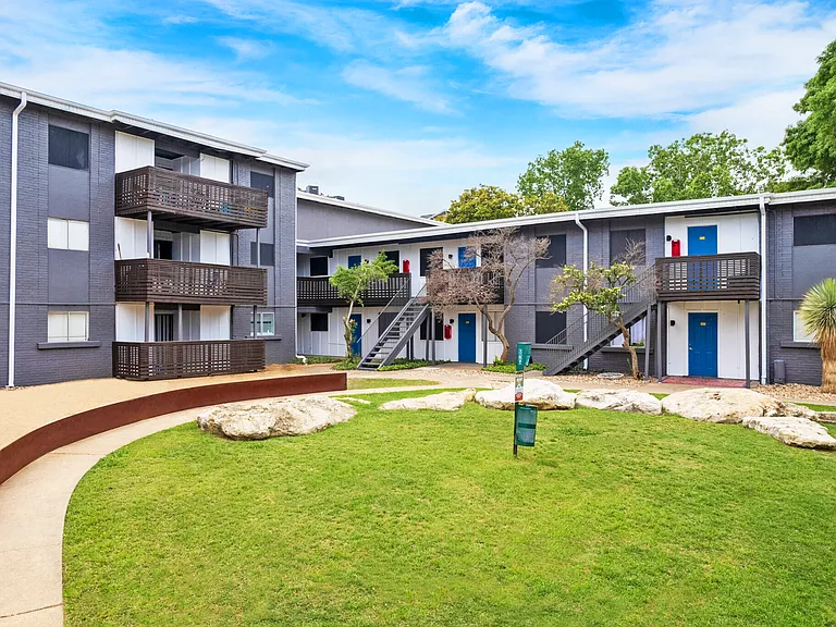 Cascade Apartments — Photo 7