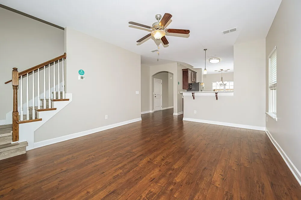 4 bed, 2.5 bath, 1827 sqft, $2,635 — Photo 4