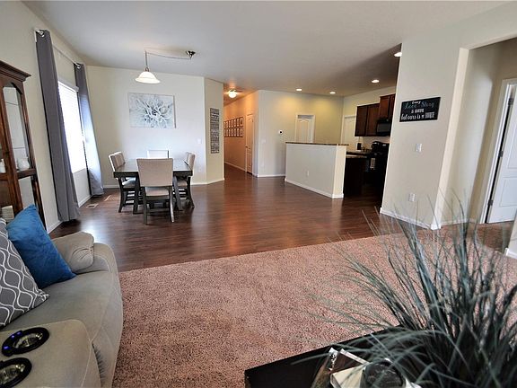 2nd image of 566 Solano Dr