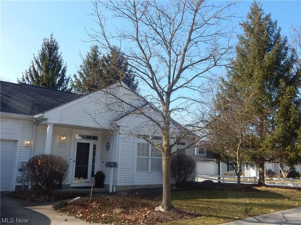 3433 E Prescott Cir, Cuyahoga Falls, OH 44223