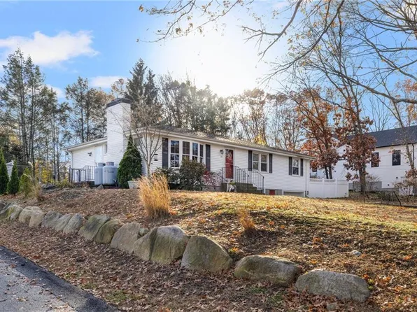 23 Tartaglia St, Johnston, RI 02919