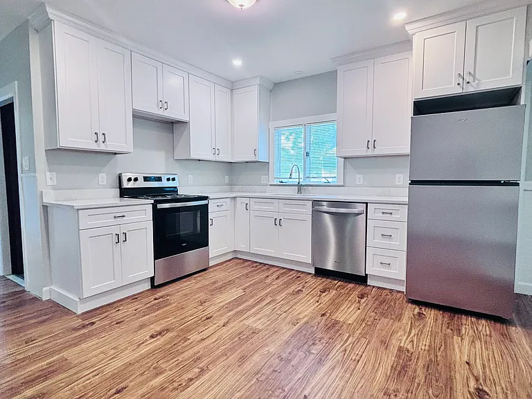 6 Howard Ave #1 — Photo 2