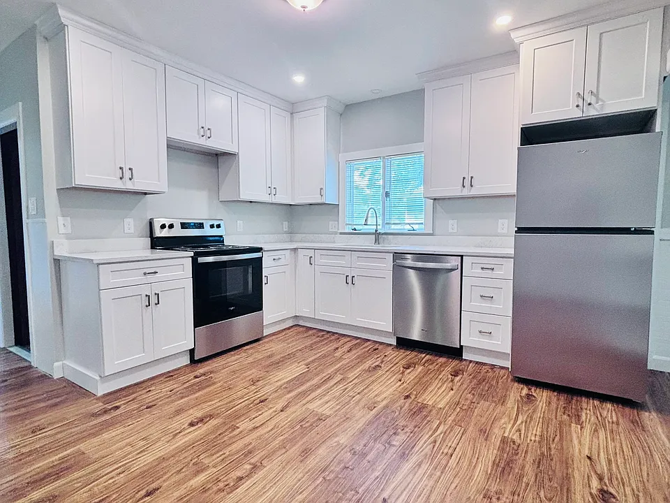 6 Howard Ave #1