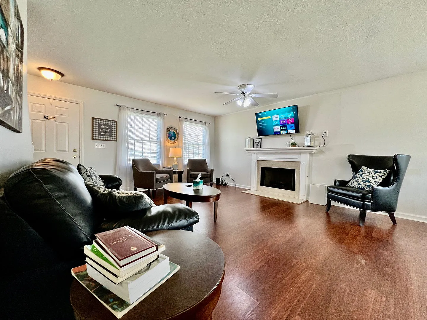 12 Month Lease Pricing Fully Furnished Rental Property — Photo 2