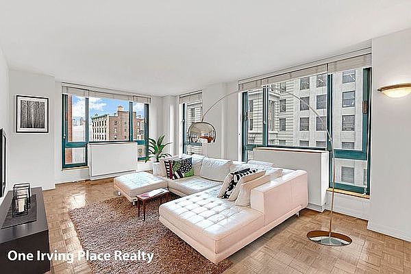 1st image of 1 Irving Pl APT V10a