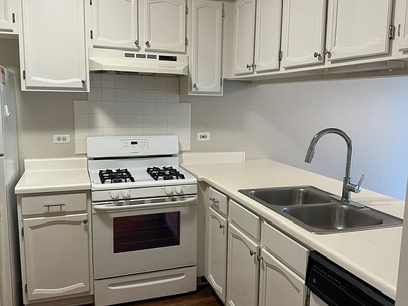 4th image of 545 Woodcrest Dr #545