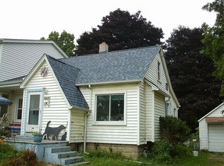 20434 Karr Rd, Belleville, MI 48111