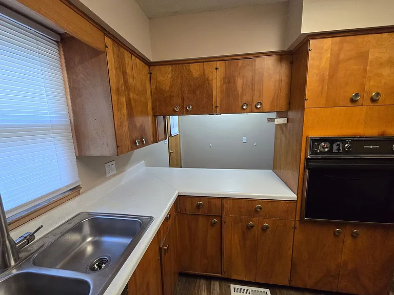 322 Webster St — Photo 21