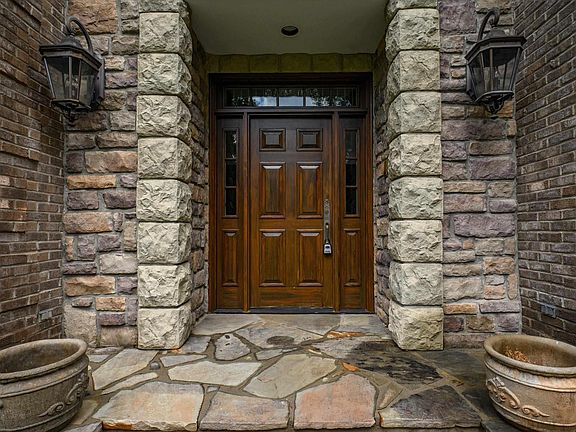 5th image of 4020 Greystone Dr
