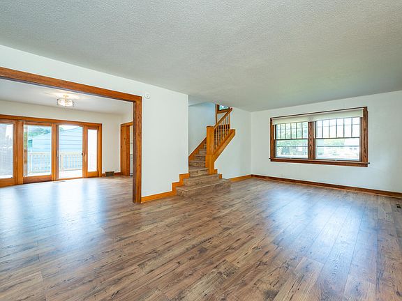 5th image of 822 7th St