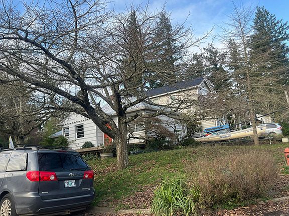 2nd image of 2611 SW Miles St