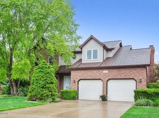 891 Lincoln Pines Pl, Saint Joseph, MI 49085