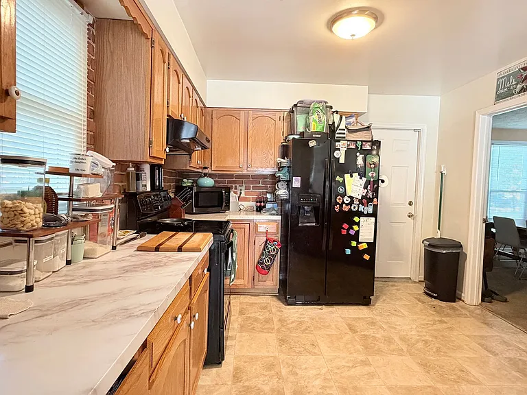 202 Sheffield Ln — Photo 11