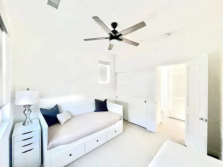 2422 Encanto Pass — Photo 23