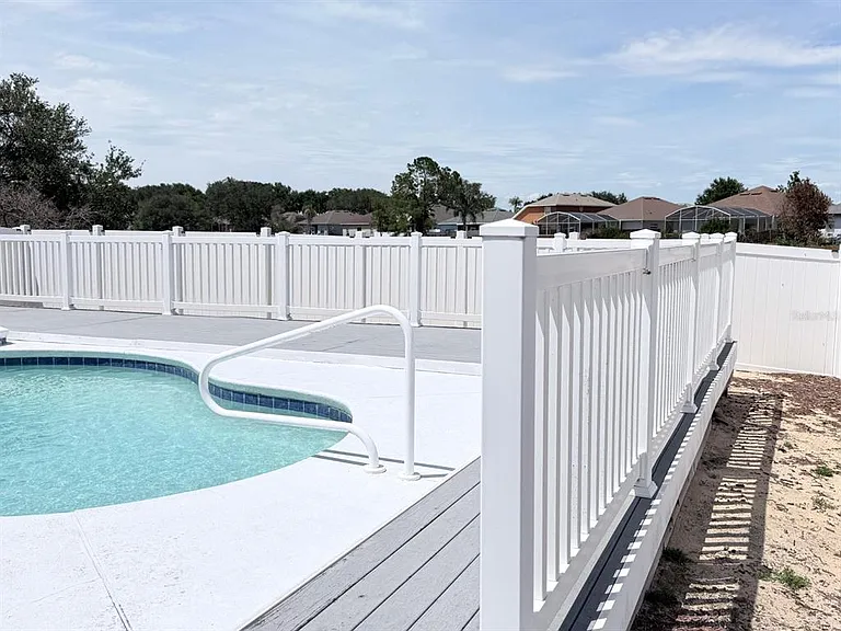 906 Berwick Dr — Photo 18