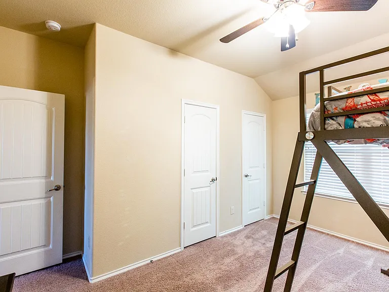 1324 Red River Dr — Photo 25