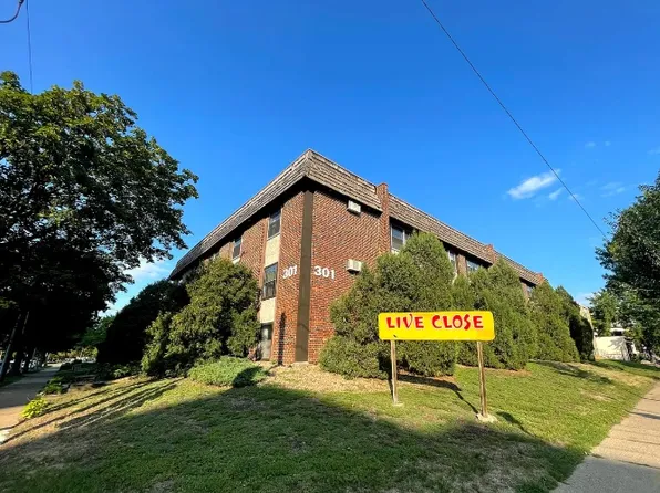 301 University Ave SE