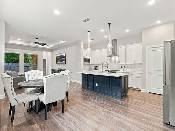 5th image of 17447 Vino Vines Ln