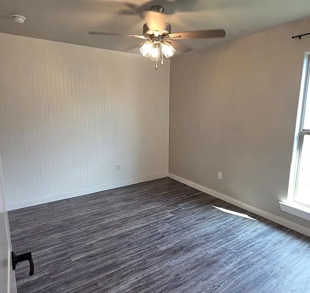 7009 Athens St — Photo 9