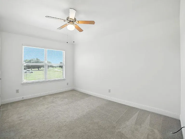 2404 Sabine Cir — Photo 22
