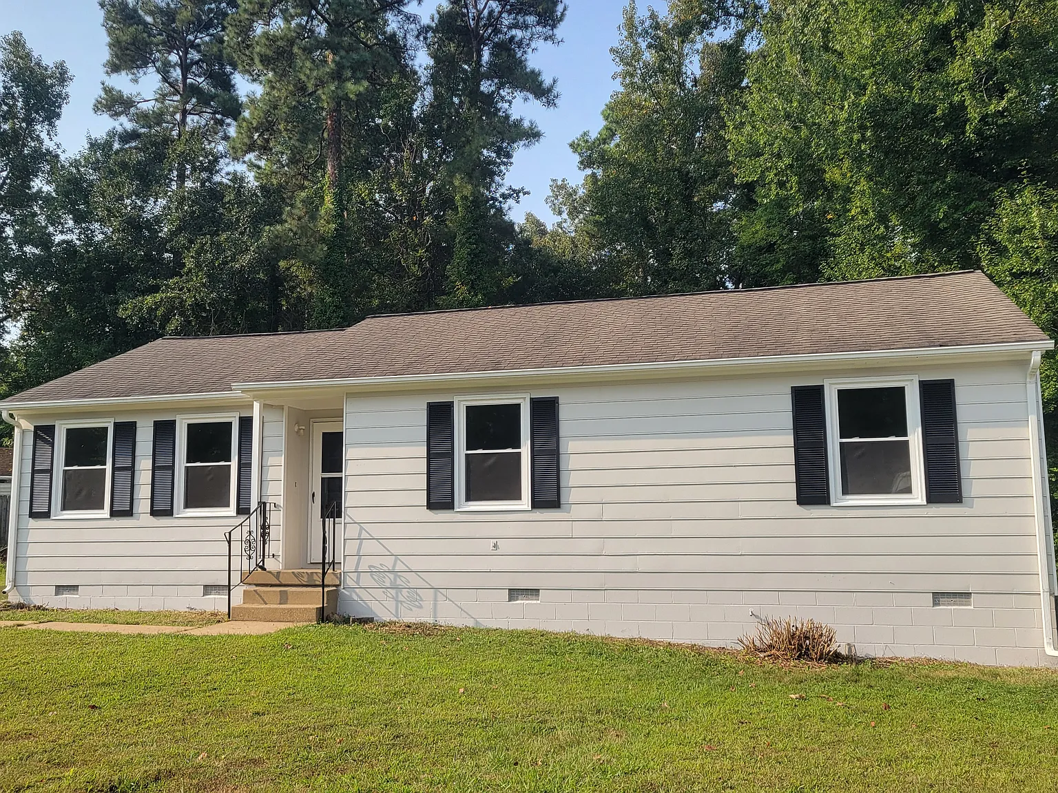3 bed, 1.5 bath, 1150 sqft, $1,950 — Photo 2