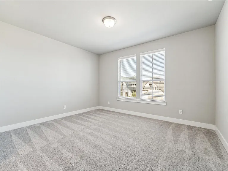 127 Nightshade St — Photo 12