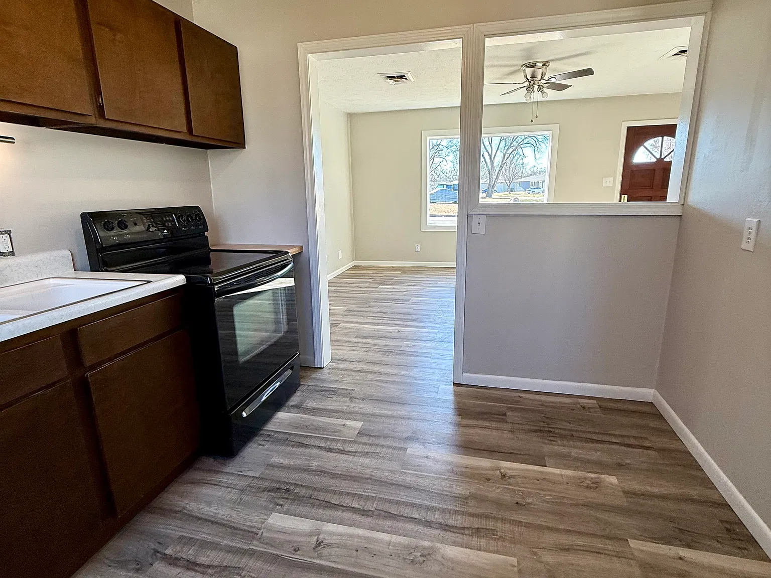 2 bed, 768 sqft, $1,050 — Photo 3