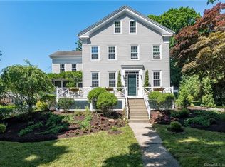 16 W Mystic Ave, Groton, CT 06355