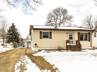 916 S 6th St, Lake City, MN 55041