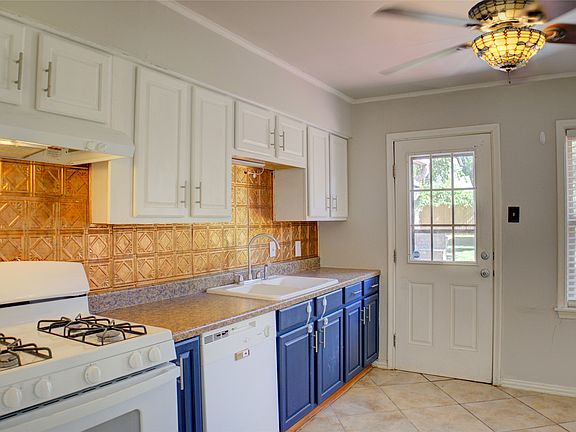 4th image of 4221 E 25th Pl