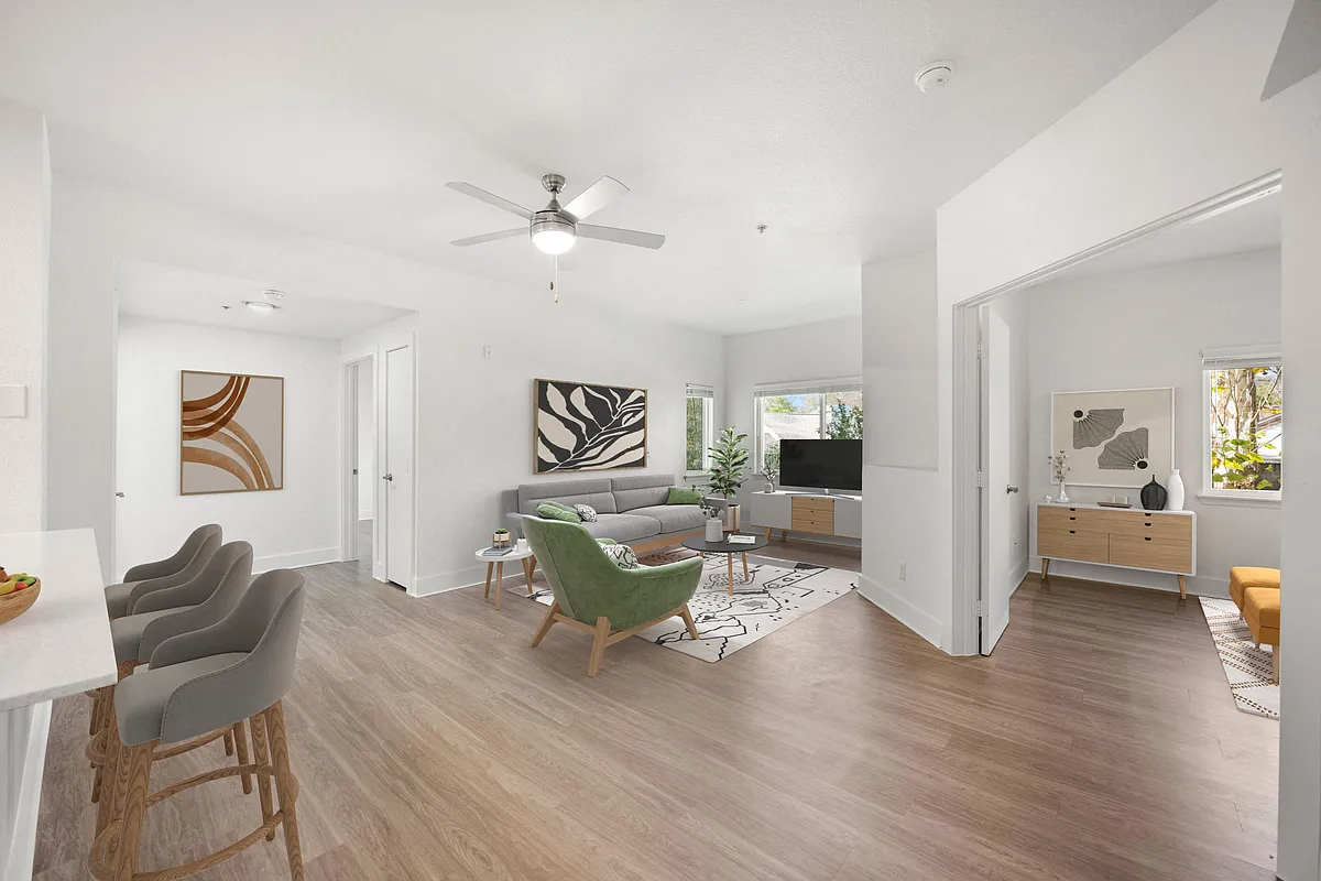 Building Photo - The Laurel at Altamonte