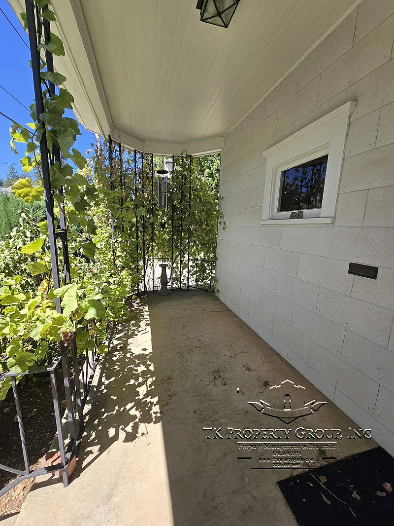 209 North Auburn Street - 1 — Photo 4